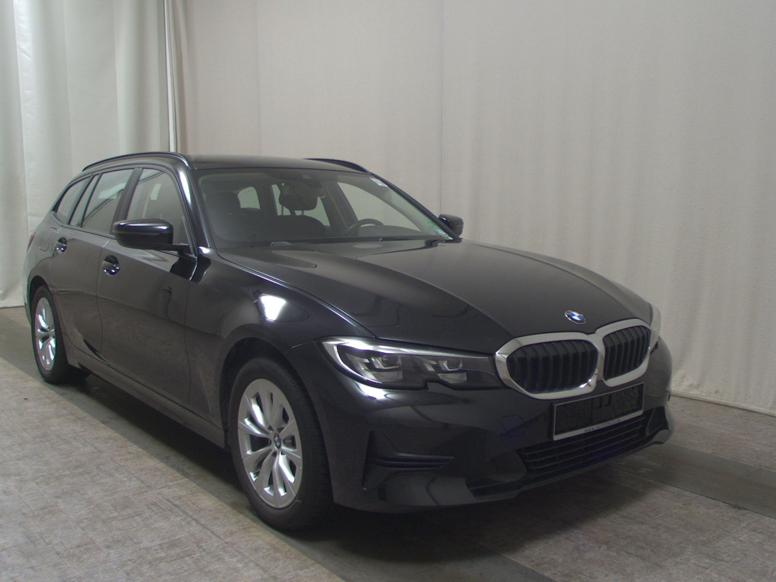BMW 318iA Touring Navi LED LC-Pro PDC Shz imagem 3