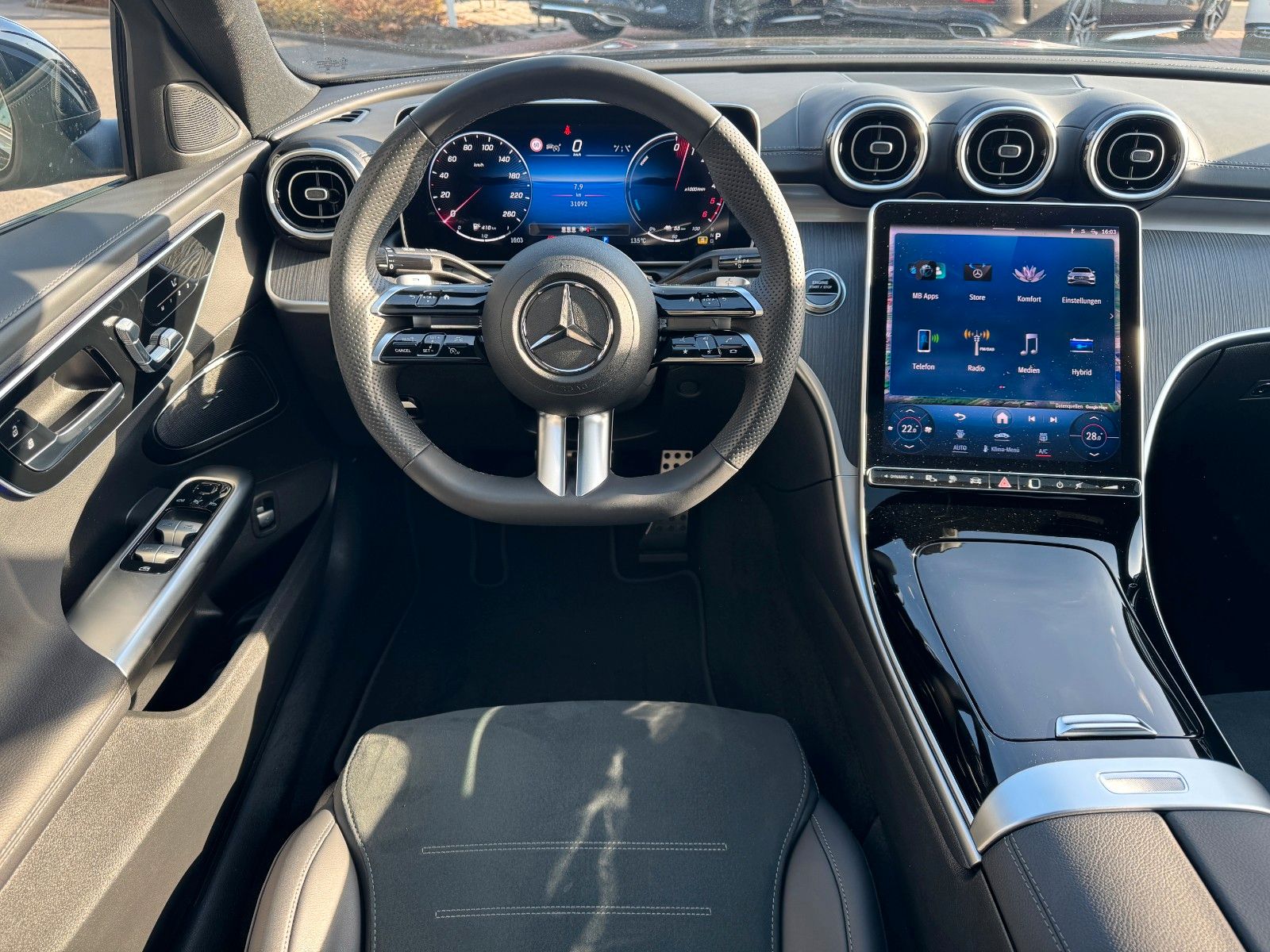 Fahrzeugabbildung Mercedes-Benz C 300de AMG+Pano+Memory+360