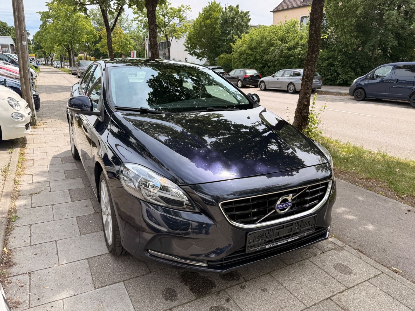 VOLVO V40