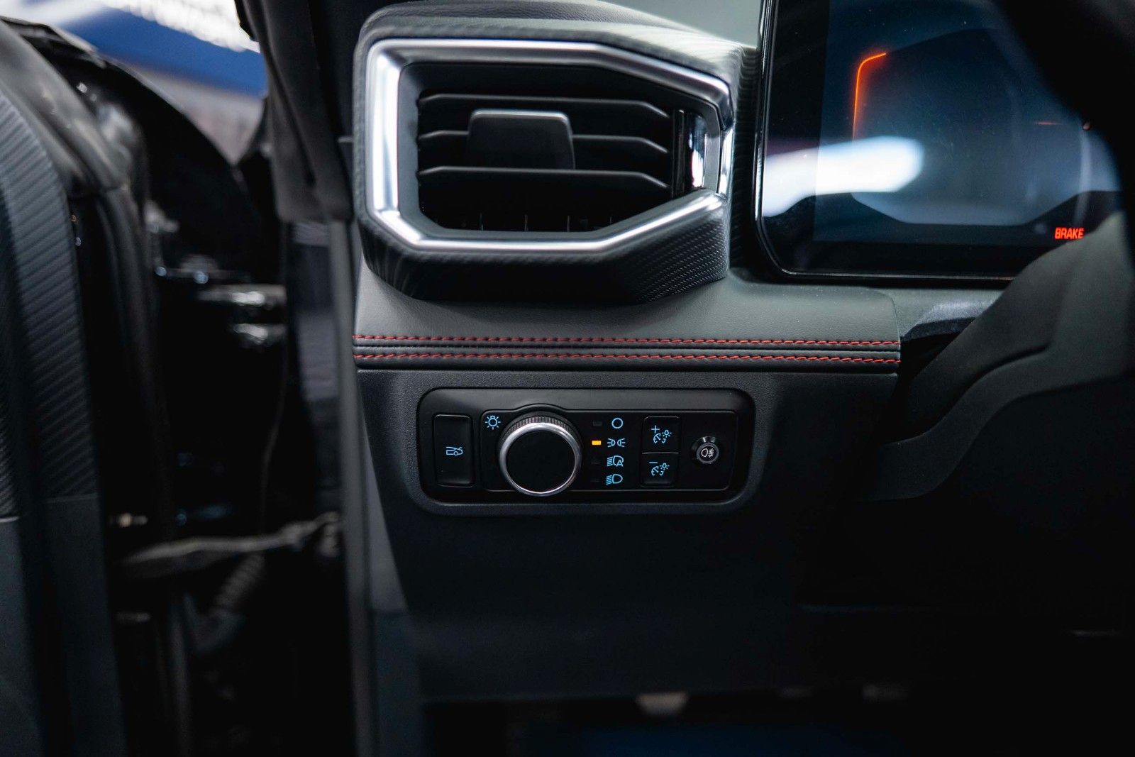 Fahrzeugabbildung Ford Mustang Fastback 5.0 Ti-VCT V8 Dark Horse 6-Gang
