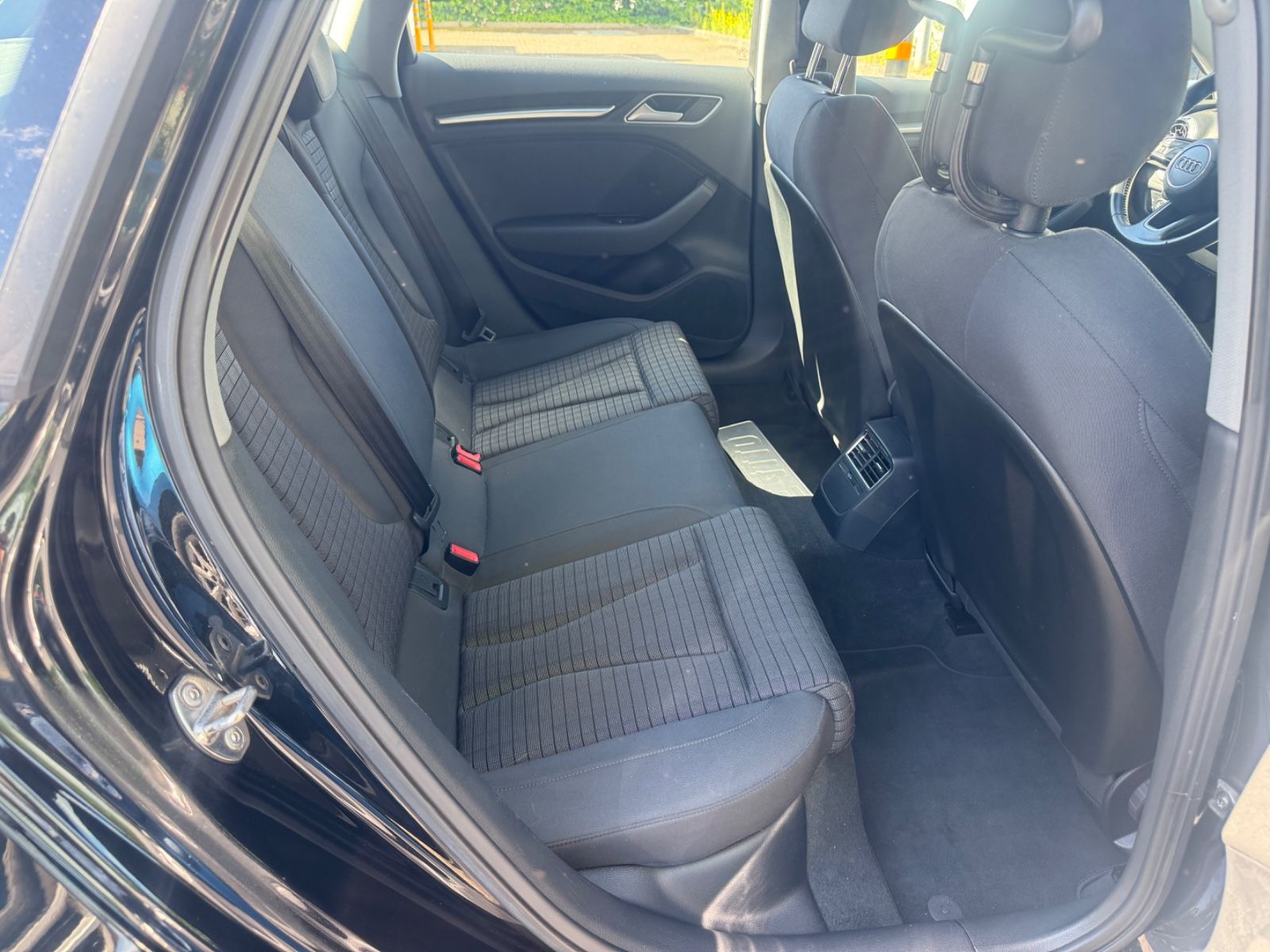 Fahrzeugabbildung Audi A3 Sportback sport Navi+LED+Bluetooth