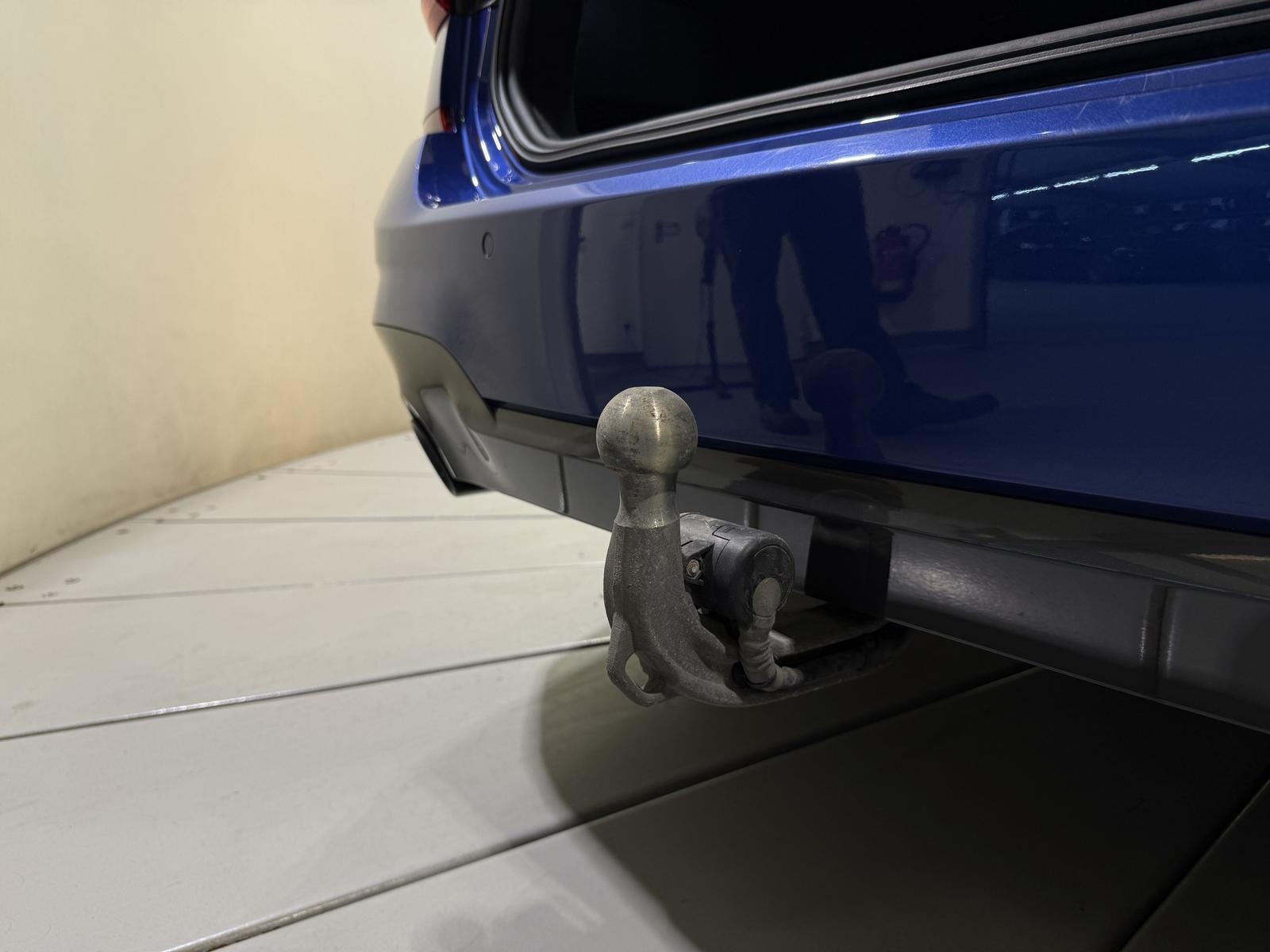 BMW 330i xDrive Touring M Sportpaket AHK 360 HUD LED