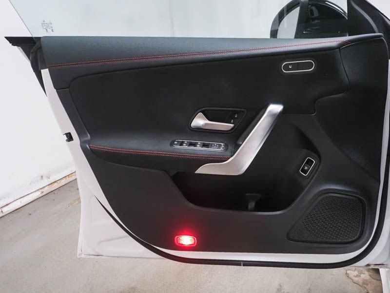 Fahrzeugabbildung Mercedes-Benz CLA 180 SB AMG+NIGHT+AHK+KAMERA+LENKRADHEIZ+