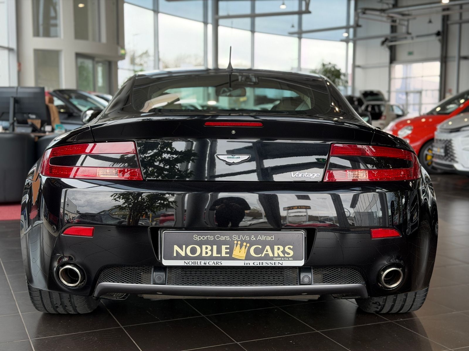 Fahrzeugabbildung Aston Martin Vantage  V8 KLIMA XEN NAV SHZ PDC LEDER