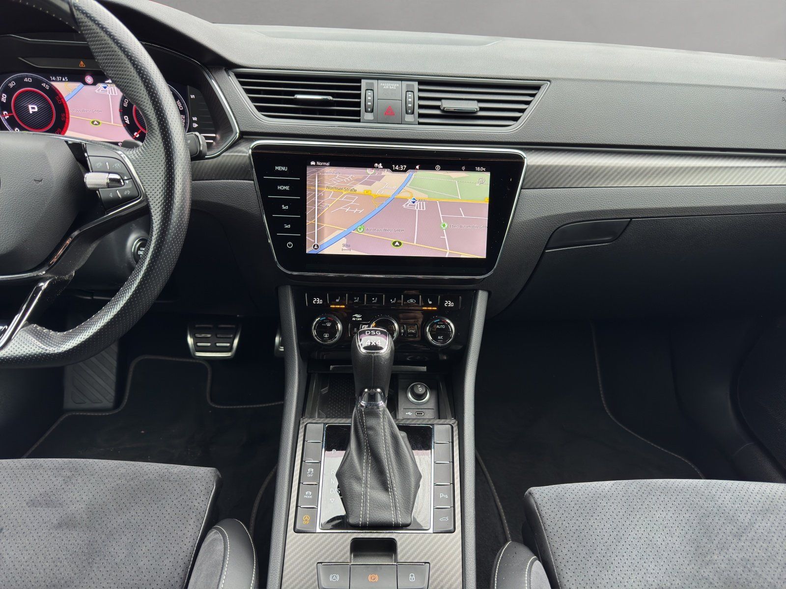 Fahrzeugabbildung SKODA Superb 2.0 TDI Sportline 4x4/AHK/KAMERA/ACC/STHZ