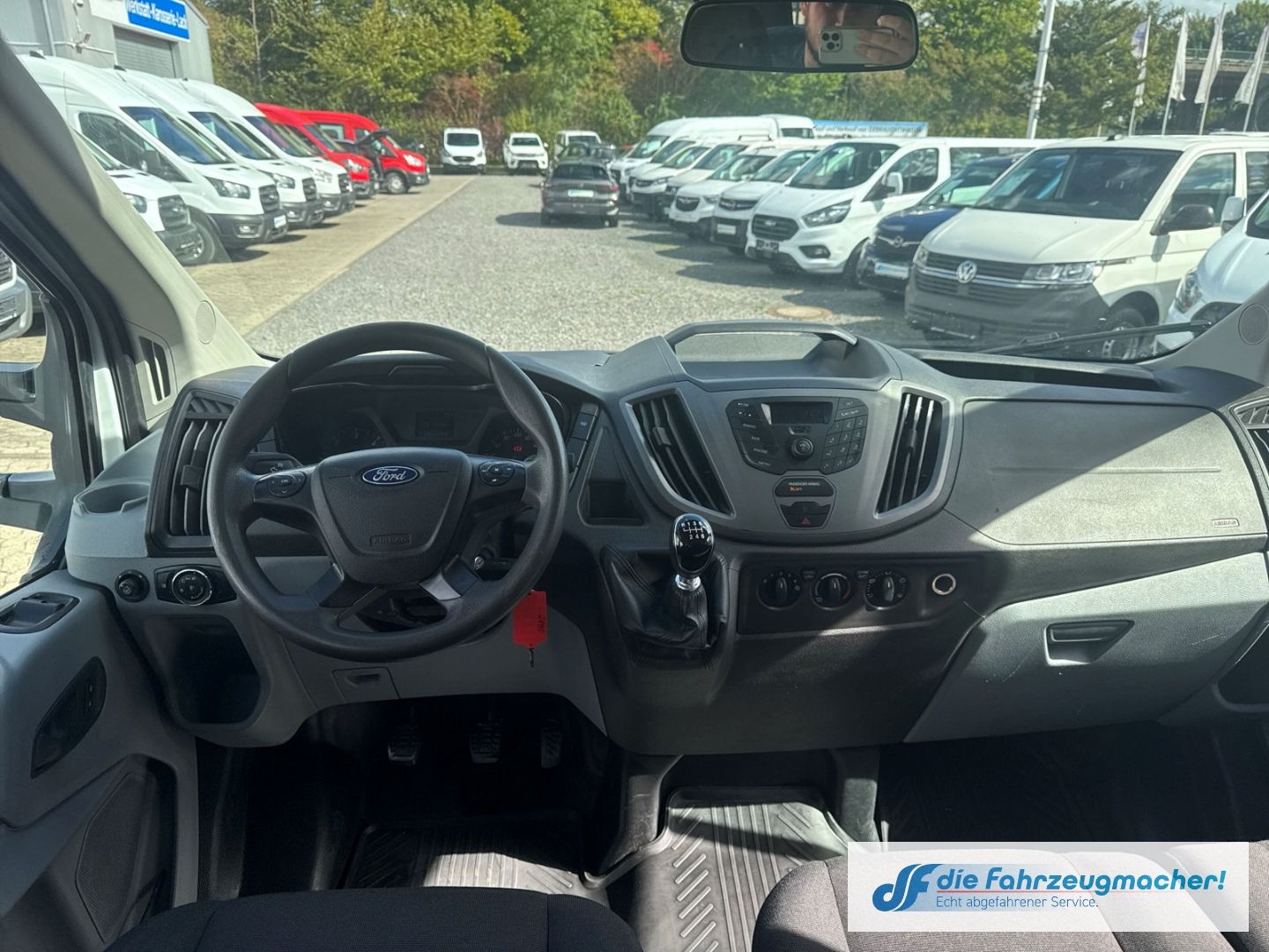 Fahrzeugabbildung Ford Transit Pritsche 310 L2 Doppelkabine 2.0 TDCi DP