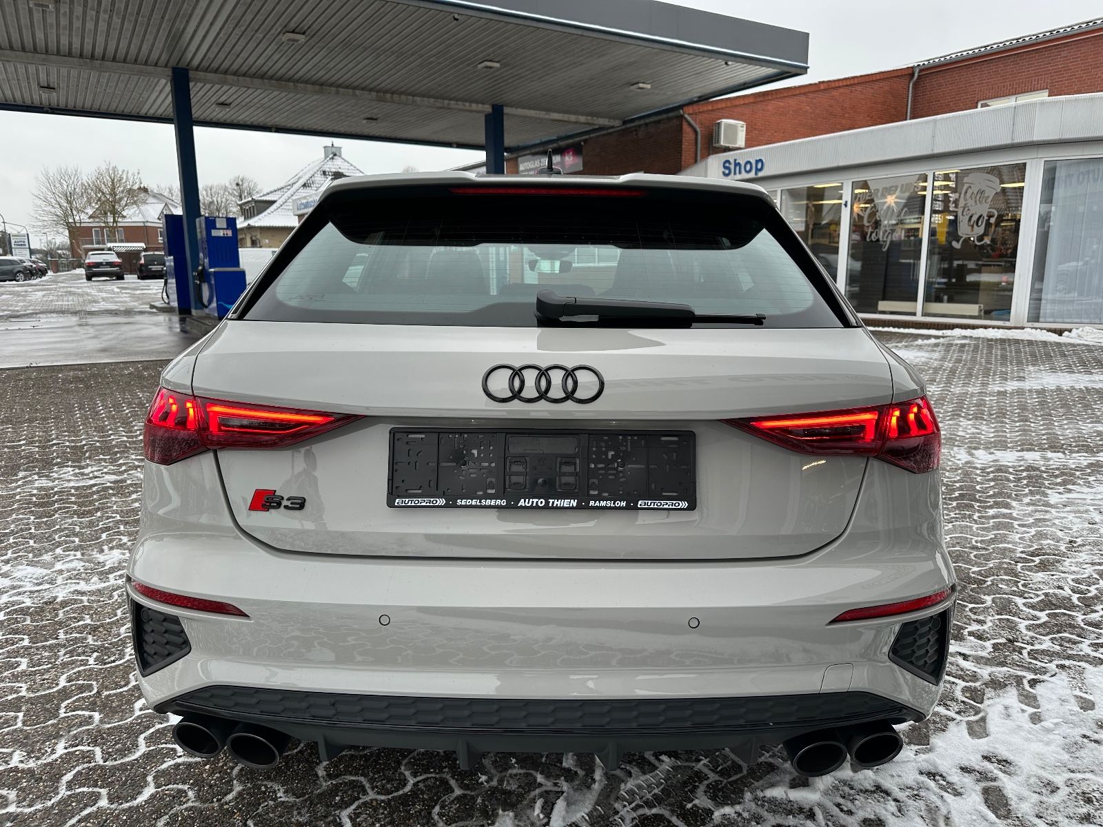 Fahrzeugabbildung Audi S3 Sportback 2.0 TFSI quattro Matrix/Business