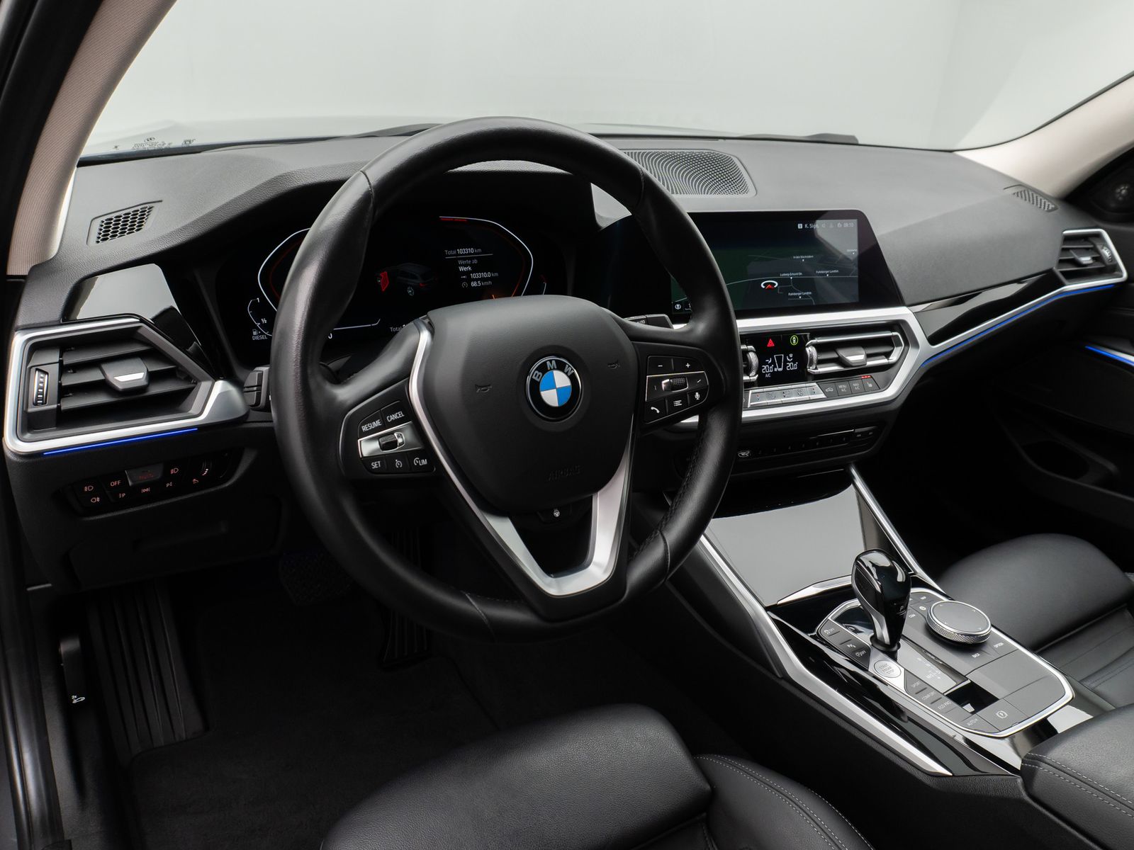 Fahrzeugabbildung BMW 330d xD Sport Line Kamera Lenkrhzg HUD DAB H/K