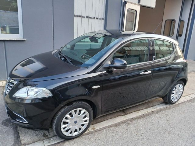 Lancia Ypsilon 1.2 69 CV Unyca*EURO5*NEOPATENTAT