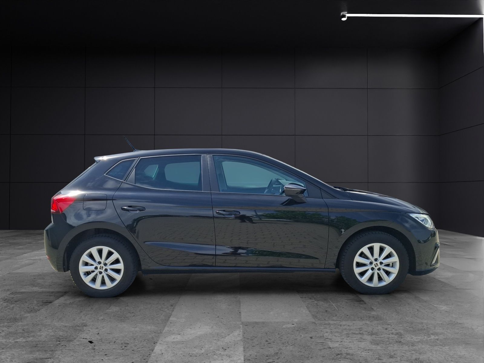 Fahrzeugabbildung SEAT Ibiza TSI Style LED Navi VC ACC RFK SH LM
