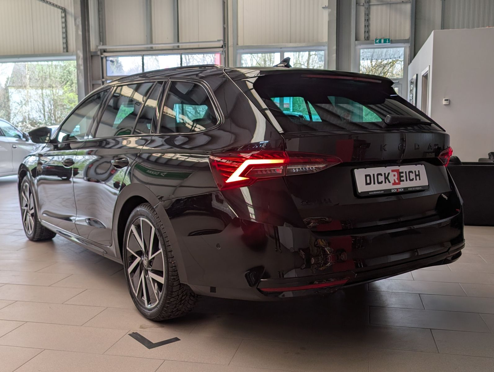 Immagine dell'auto: SKODA Octavia 2.0 TDI DSG Sportline Matrix Cam, anno di produzione 2015
