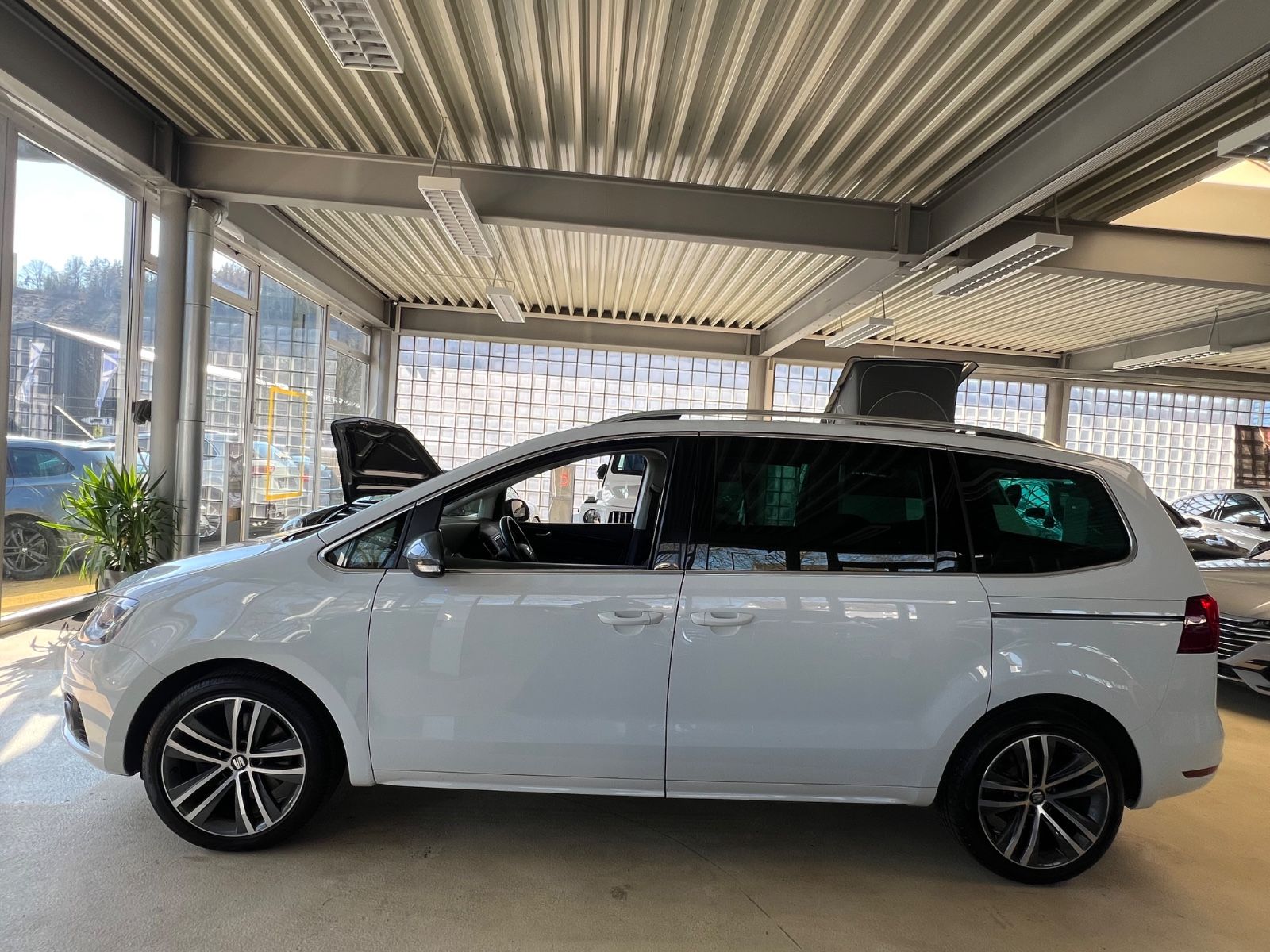 Fahrzeugabbildung SEAT Alhambra 2.0 TDI FR-Line * 7.SITZER *