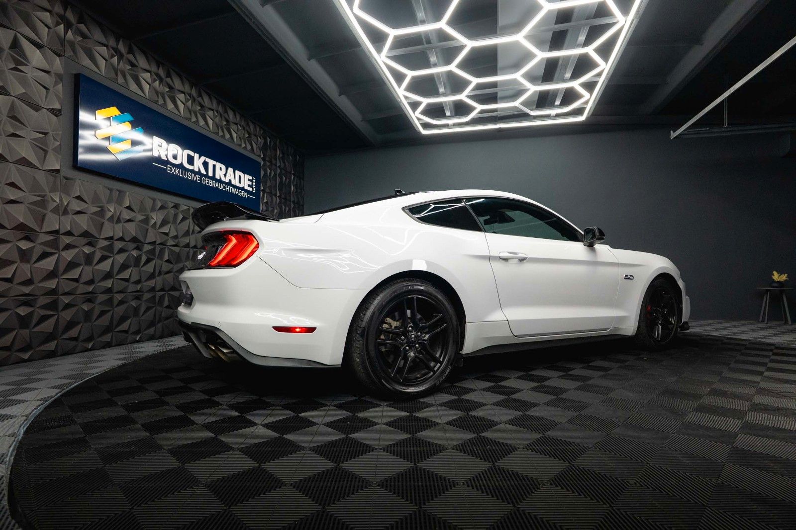 Fahrzeugabbildung Ford Mustang Shelby GT 500 5.0 V8 Performance PREMIUM