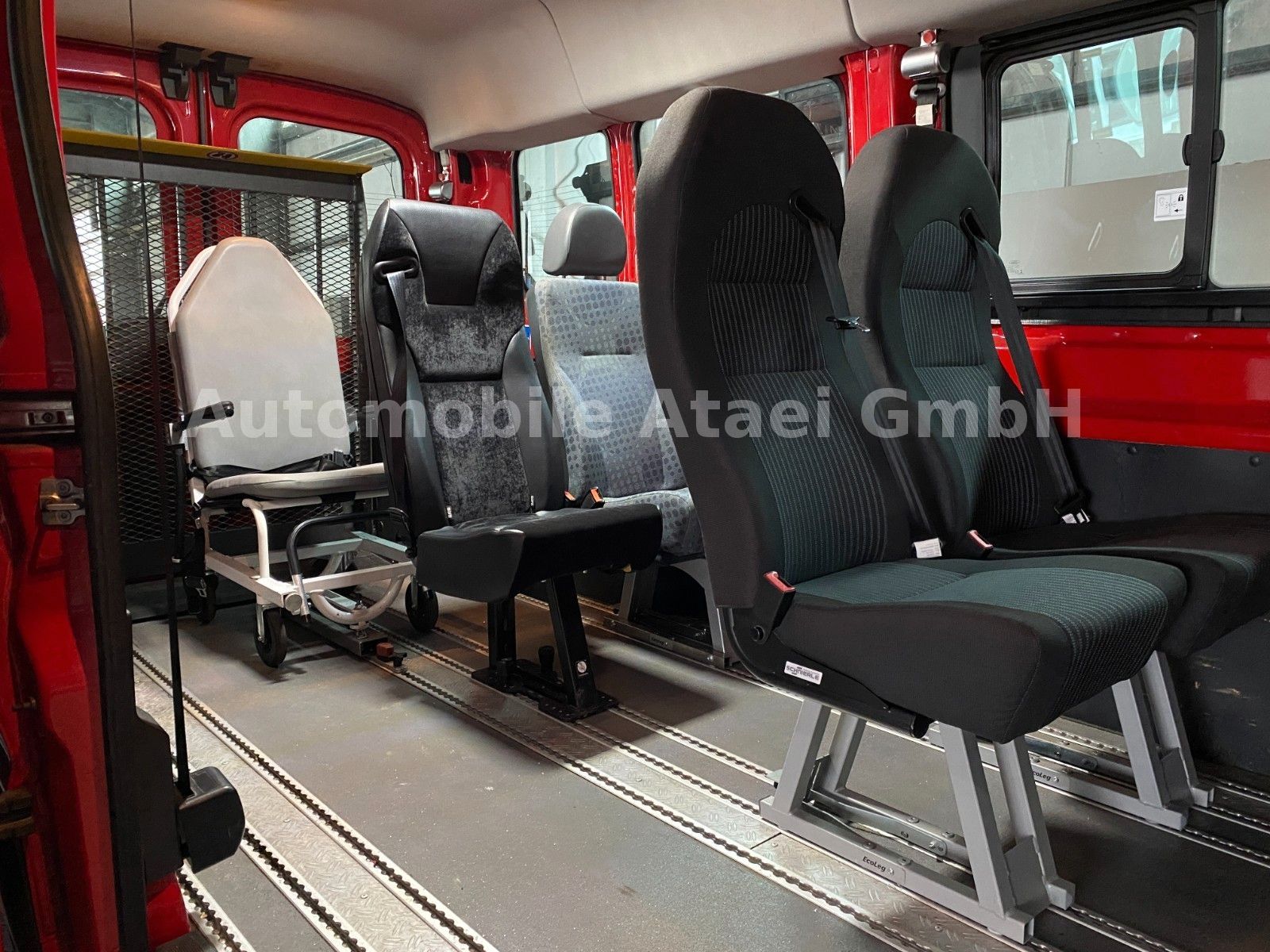 Fahrzeugabbildung Ford Transit 350 L3H2 *Rollstuhl-Lift* 8-Sitze (8928)