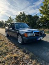 Mercedes-Benz 190 190E 2.6 W201 Automatik Klima H-Kennzeichen - Mercedes-Benz 190 mit Benzin-Antrieb: Limousine, mit Klimaanlage, 2.6