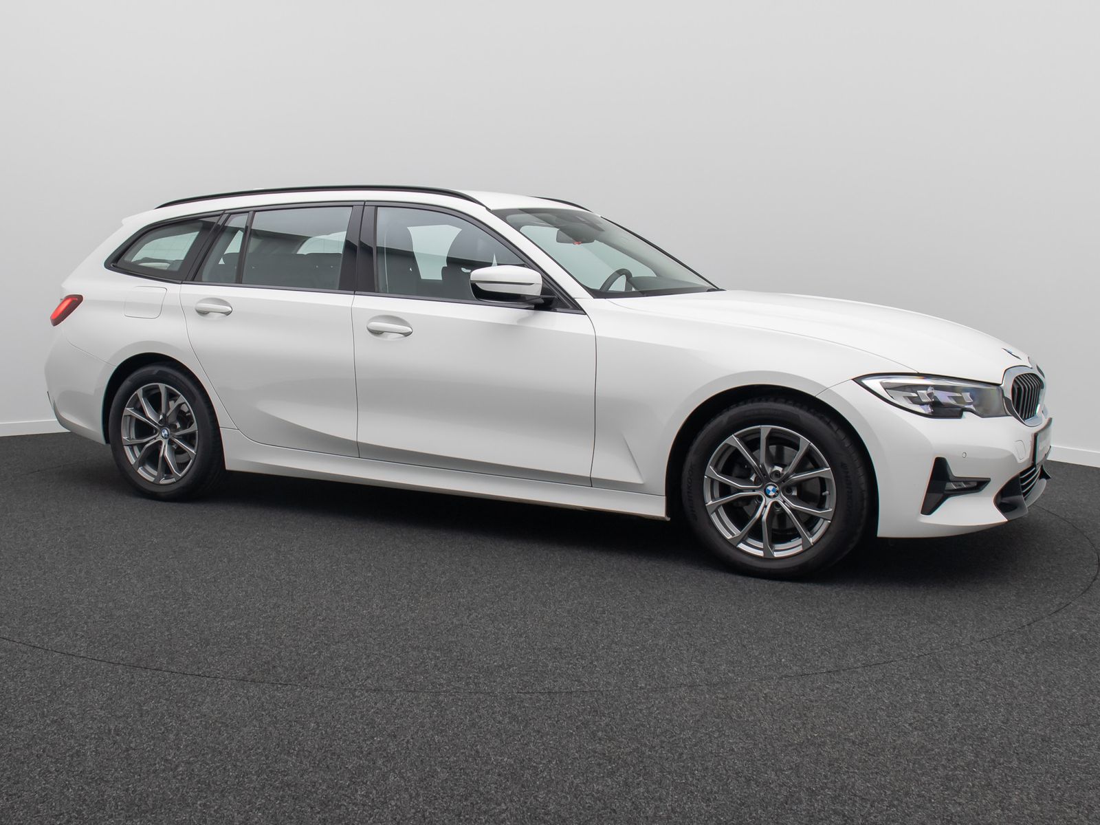 Fahrzeugabbildung BMW 320i Sport Line HUD DAB Lordos Alarm HiFi Komfor