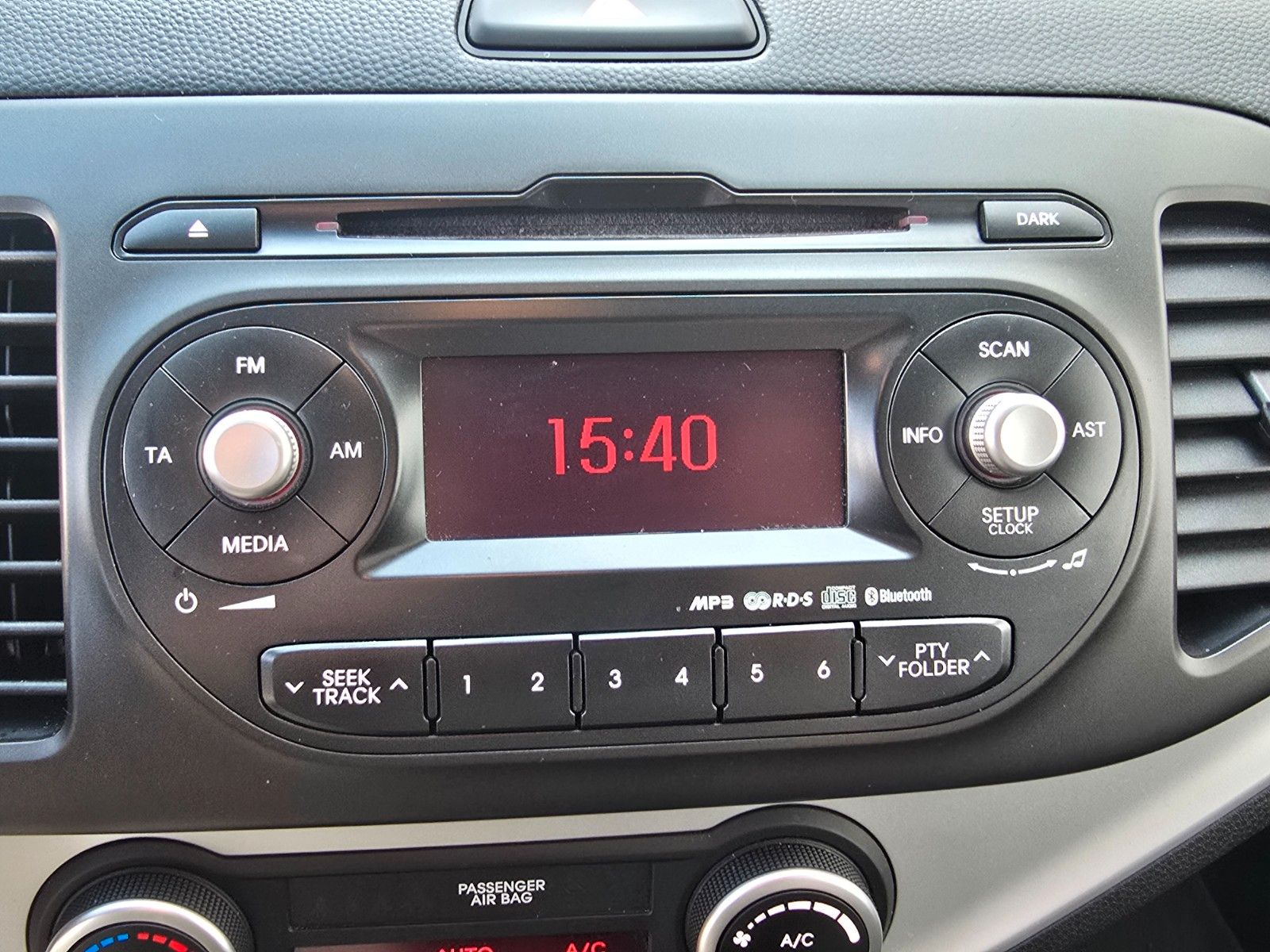 Fahrzeugabbildung Kia Picanto 1,0 Allwetter Sitzheizung Klimaautomatik