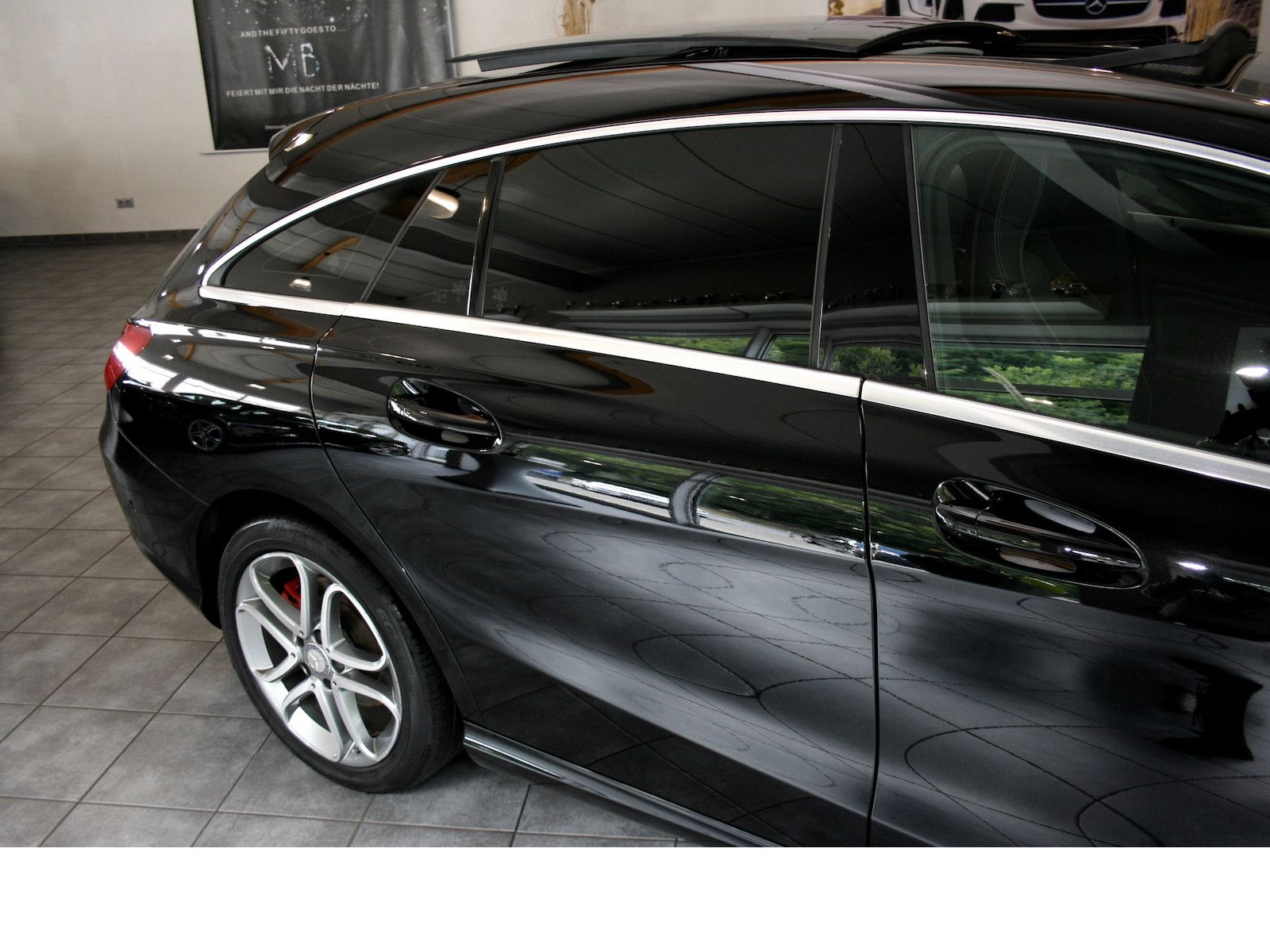 Fahrzeugabbildung Mercedes-Benz CLA 200 Shooting Brake CDI *Pano-Dach*AHK*Xenon*