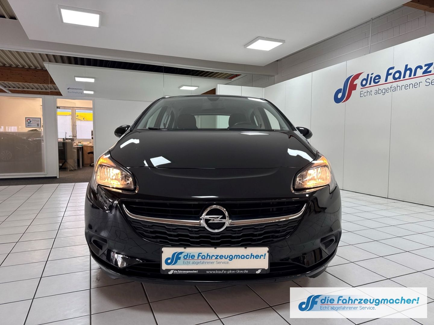 Fahrzeugabbildung Opel Corsa E Edition Navi Apple CarPlay Android Auto