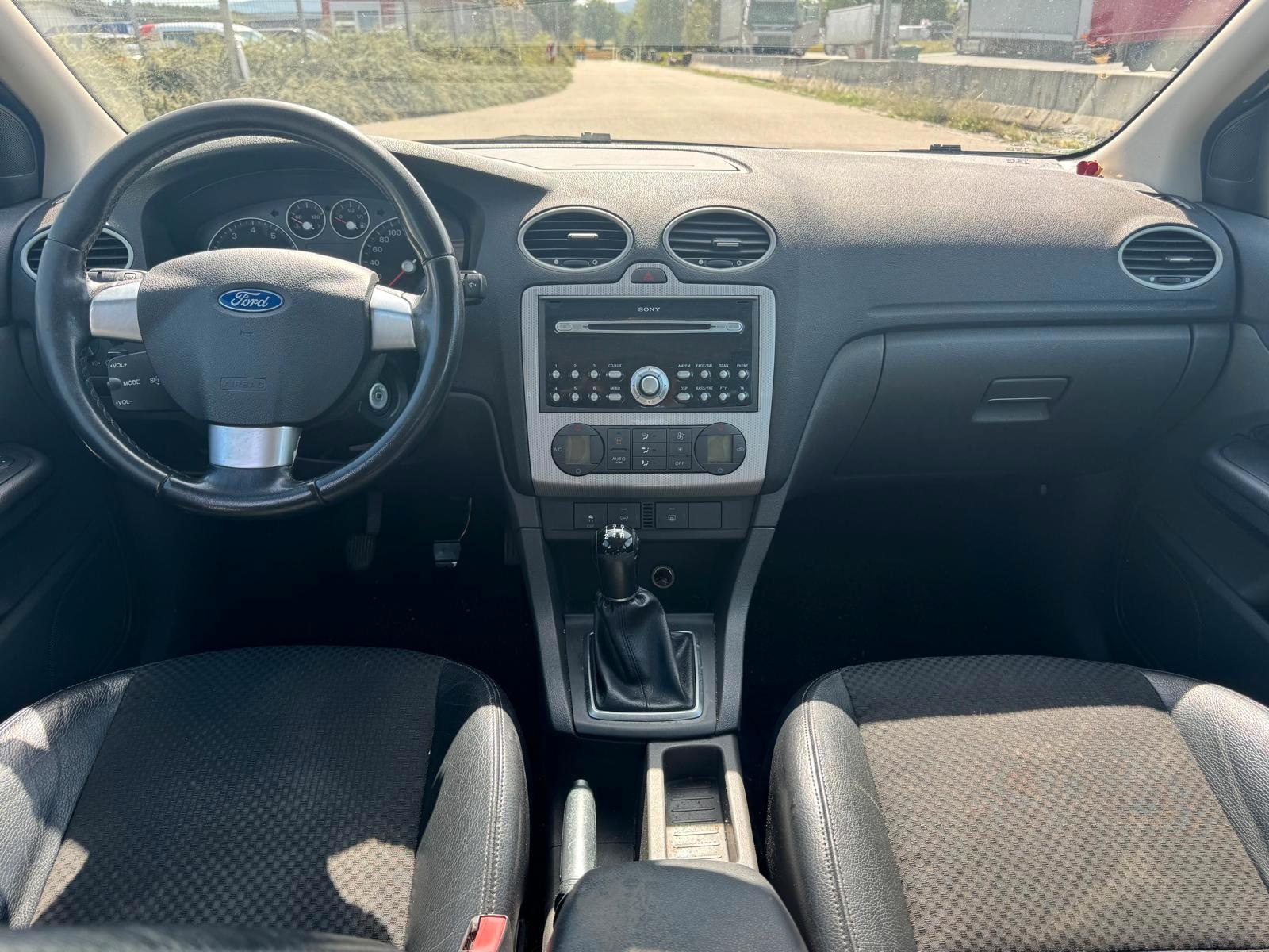 Ford Focus 2005 — photo 11