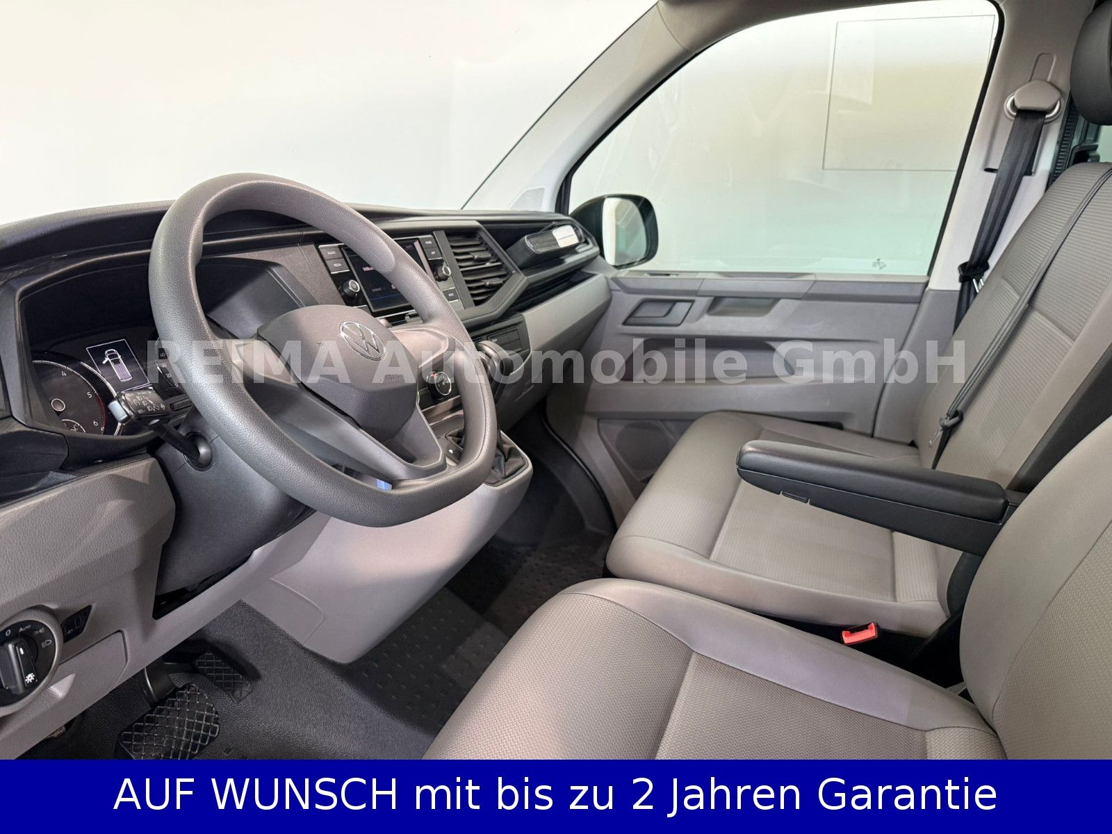 Fahrzeugabbildung Volkswagen T6.1 Bus 2,0 Diesel L 2, 9 Sitzer, Automatik