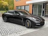 Porsche Turbo Vollausstattung PCCB Burmester  - Porsche Panamera aus 2011: Turbo