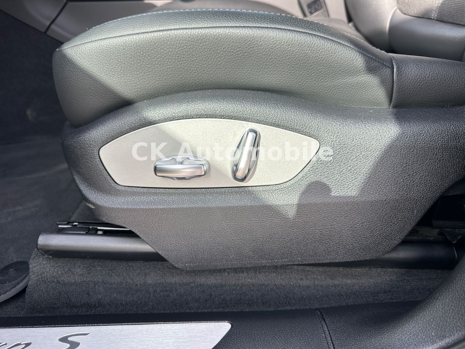 Fahrzeugabbildung Porsche Macan S Car Connect/Navi/LED/BOSE/Kamera/AHK