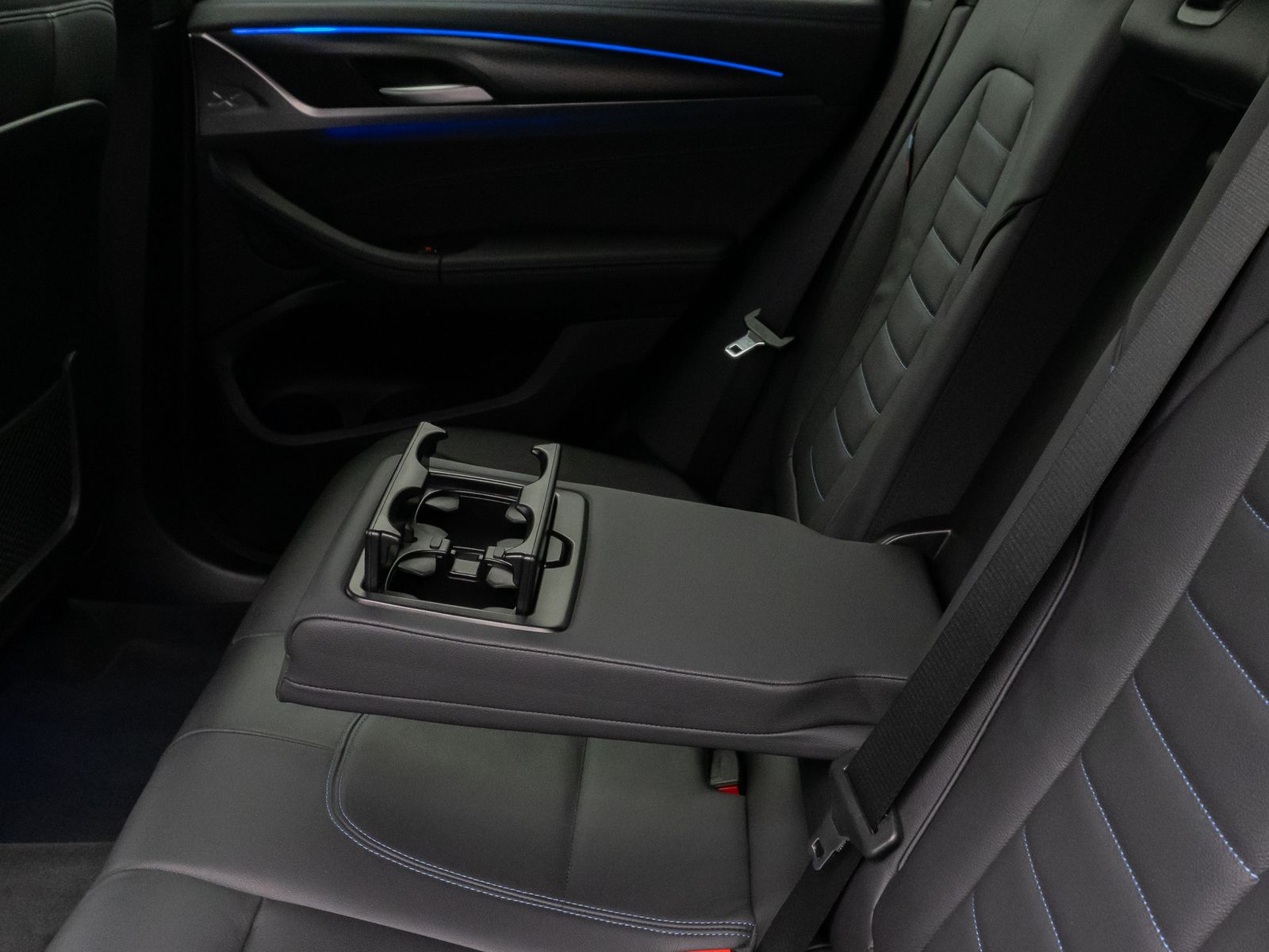 Fahrzeugabbildung BMW X3 xD30d M Sport Kamera Laser DAB HiFi AHK 20"