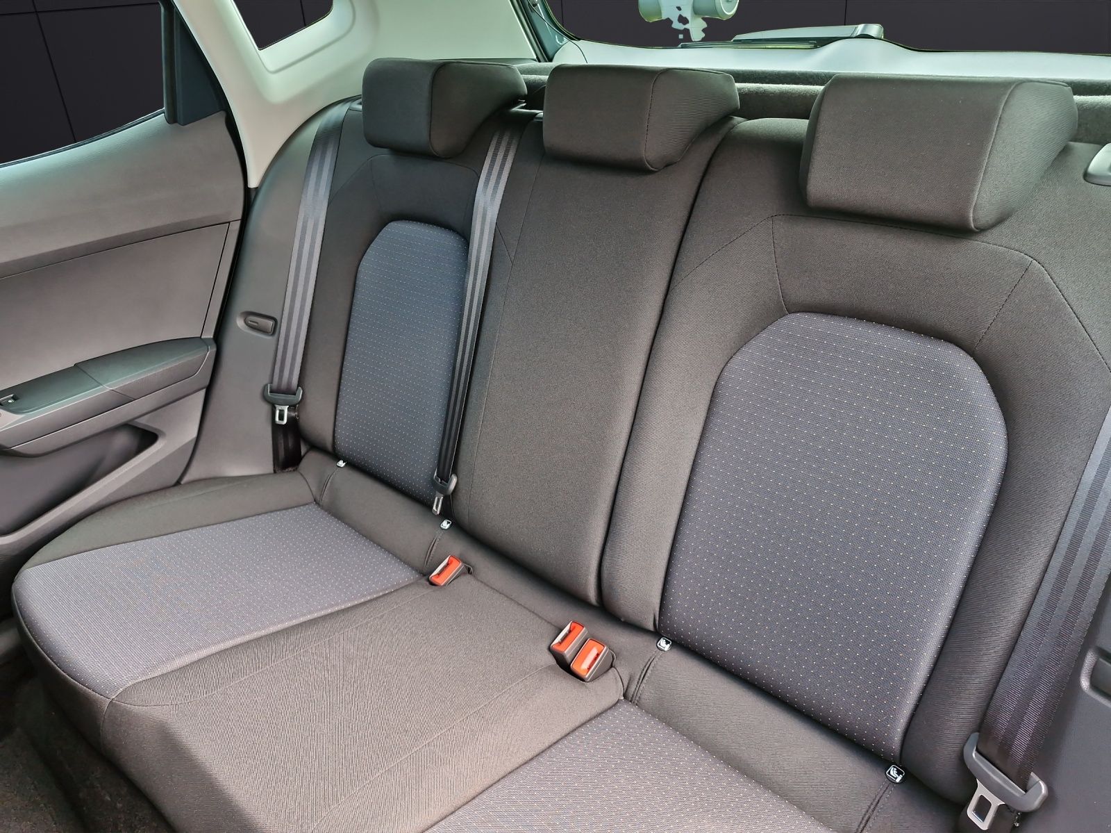 Fahrzeugabbildung SEAT Arona Road Edition 1.0 TSI DSG AHZ KLIMA