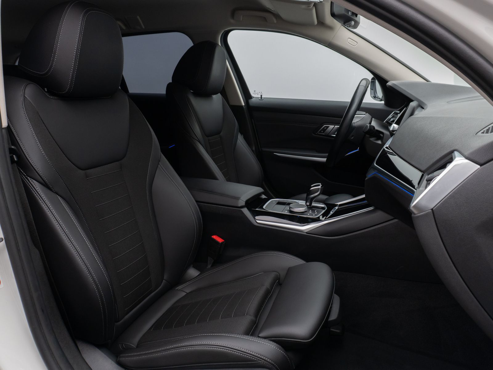 Fahrzeugabbildung BMW 320d SportLine DAB PDC Geschwindigkeitsreg Sport