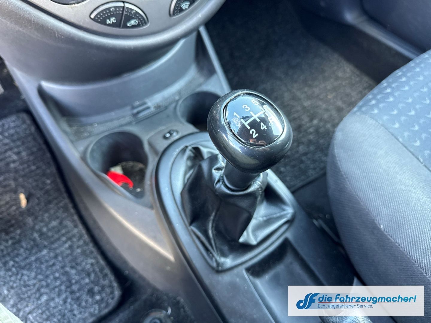 Fahrzeugabbildung Ford Focus TurnierVivaX GA Klima Beheizb. Frontsch. *