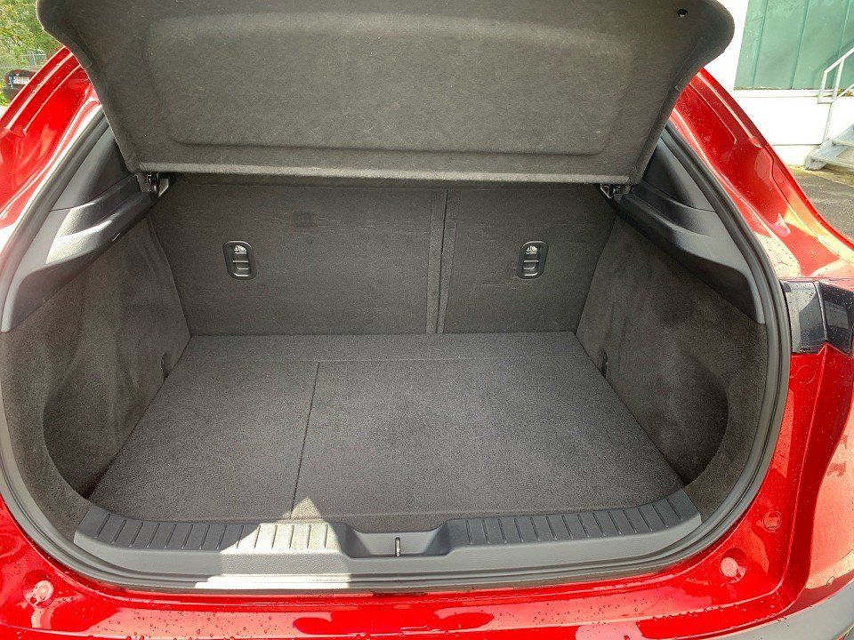 Fahrzeugabbildung Mazda CX-30 2.0i 150PS A/T SELECTION Leder