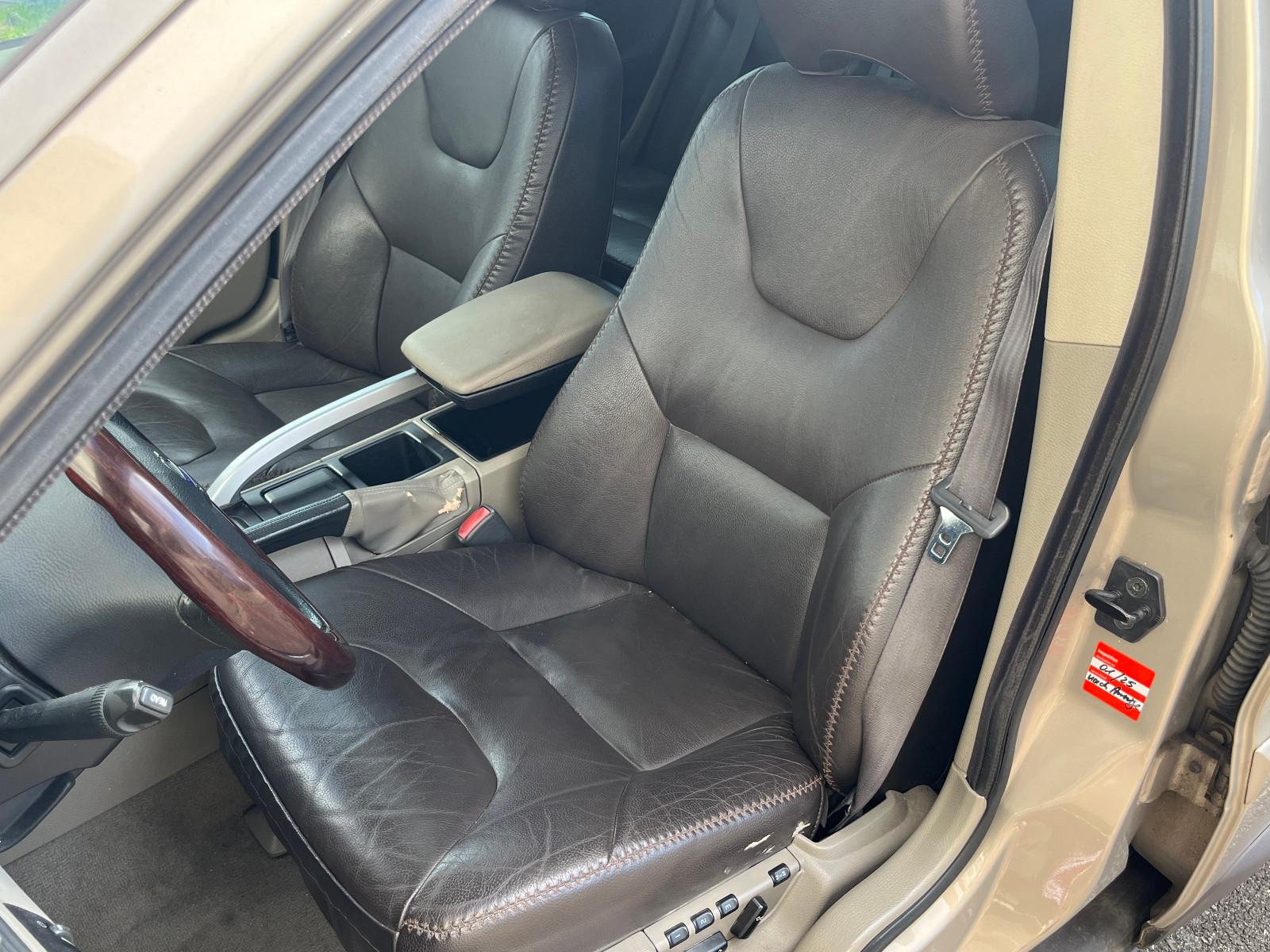Volvo XC70 2004 — photo 9