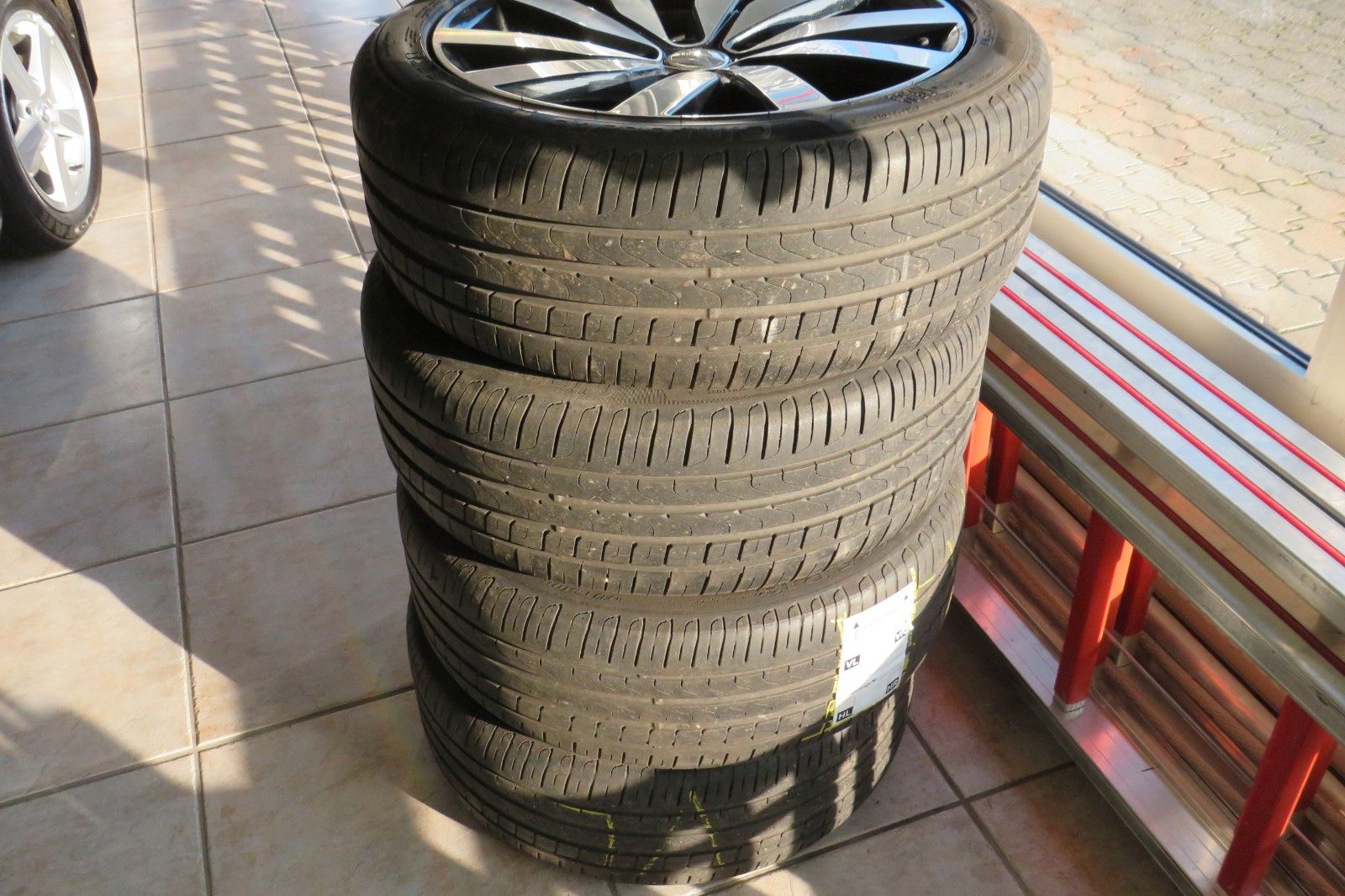 Fahrzeugabbildung Volkswagen Sharan Highline TDI DSG 7-S XENON ACC AHK "VOLL"