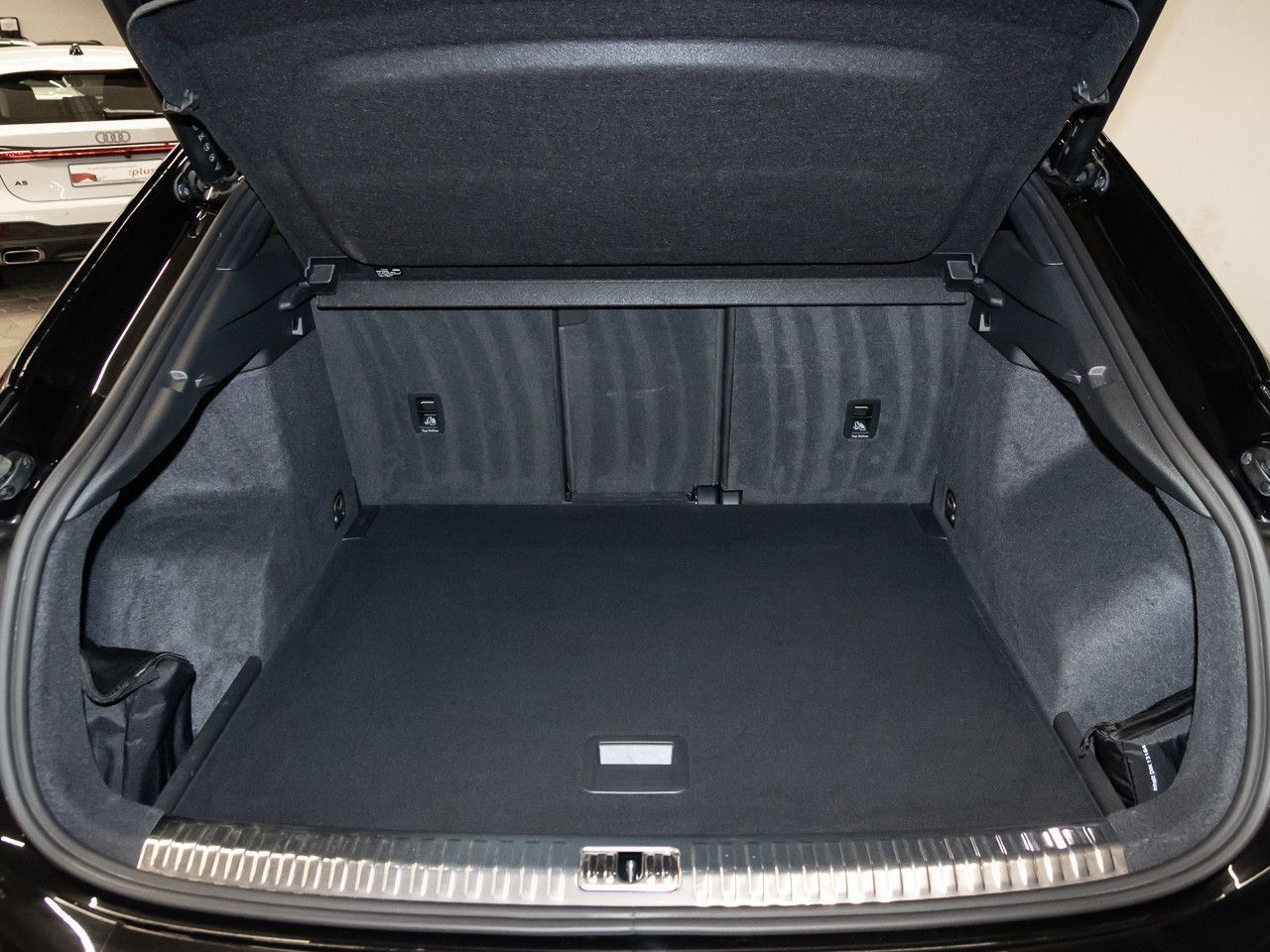 Audi Q3 Sportback 40 TFSI quattro S line Matrix AHK foto 9