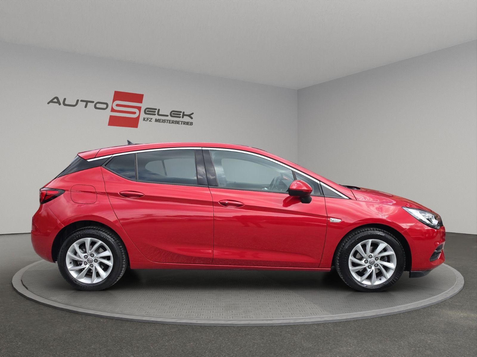 Fahrzeugabbildung Opel Astra K Lim. 5-trg. Elegance Start/Stop