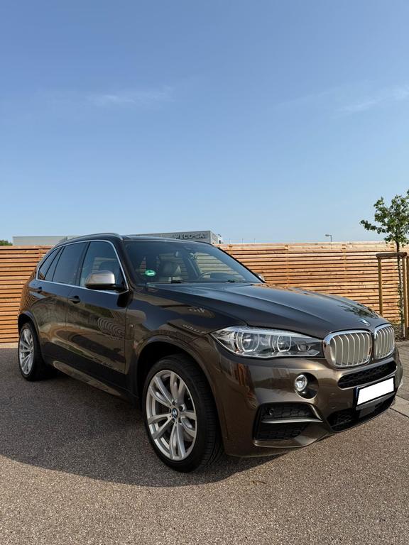 BMW X5 M50
