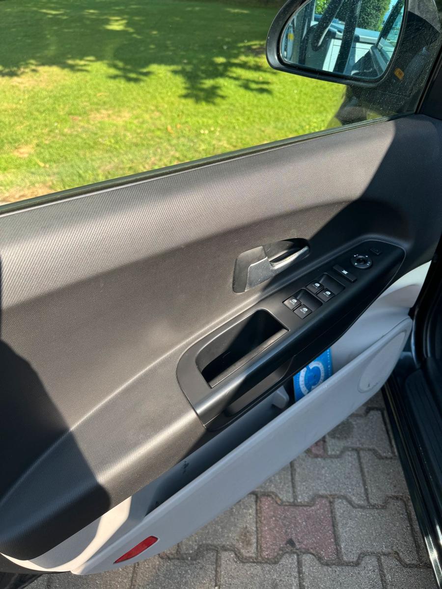Kia cee'd 2009 — photo 10