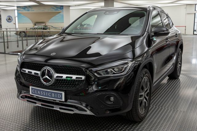 Mercedes-Benz GLA 180 CGI 7G-DCT Progressive