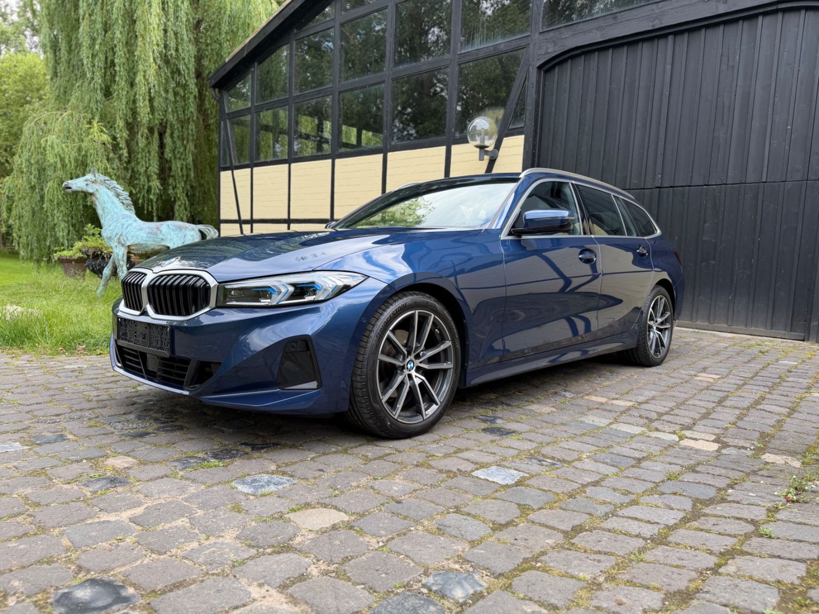 BMW 320 xDrive H&K AHK M-Fahrw. H-UP el. Sports. ACC foto 1