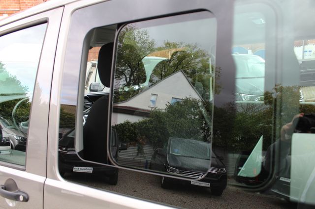 Volkswagen T6.1 Multivan 150PS DSG Navi AHK PDC 7-Sitzer