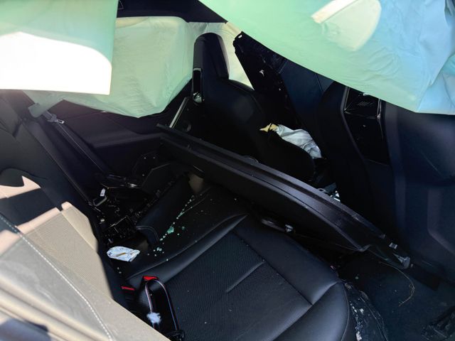 BMW M5 Limousine/ EXT. M CARBON PAK/ DRIVING PROF.