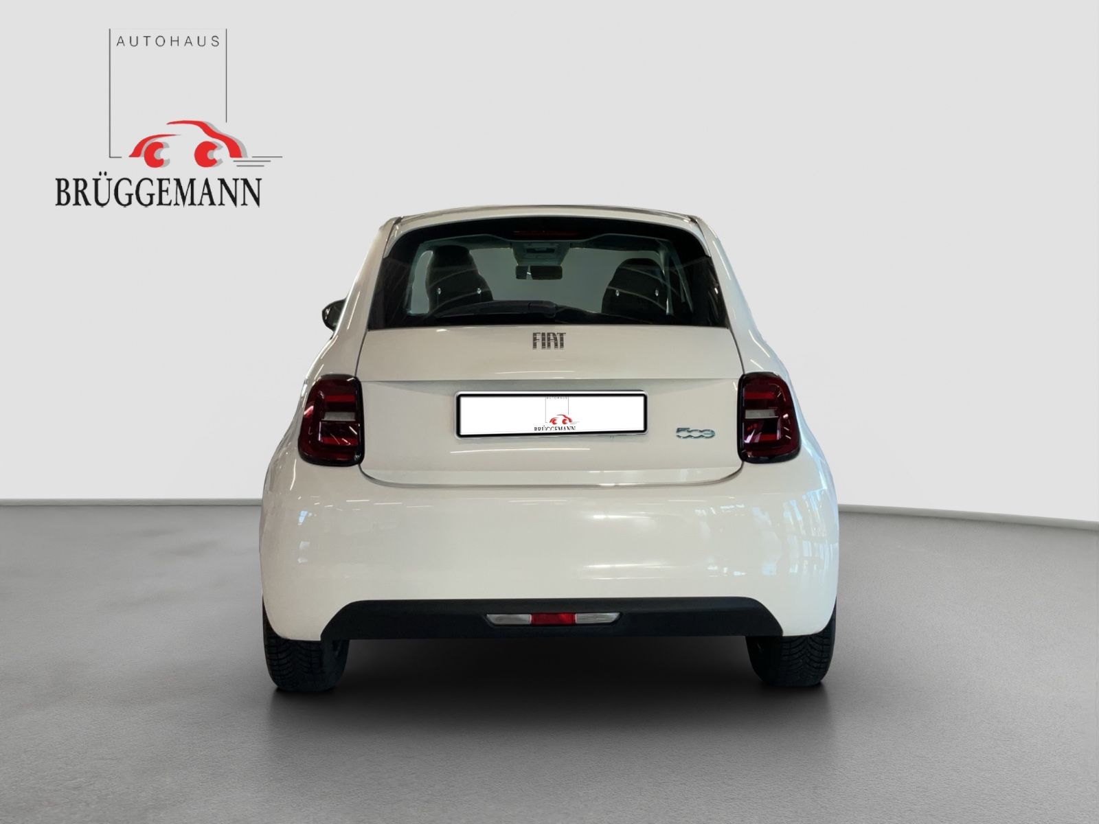 Fahrzeugabbildung Fiat 500e + Radio- & Winterpaket