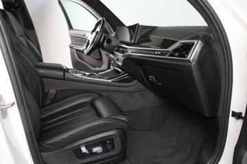 BMW X7 - 7