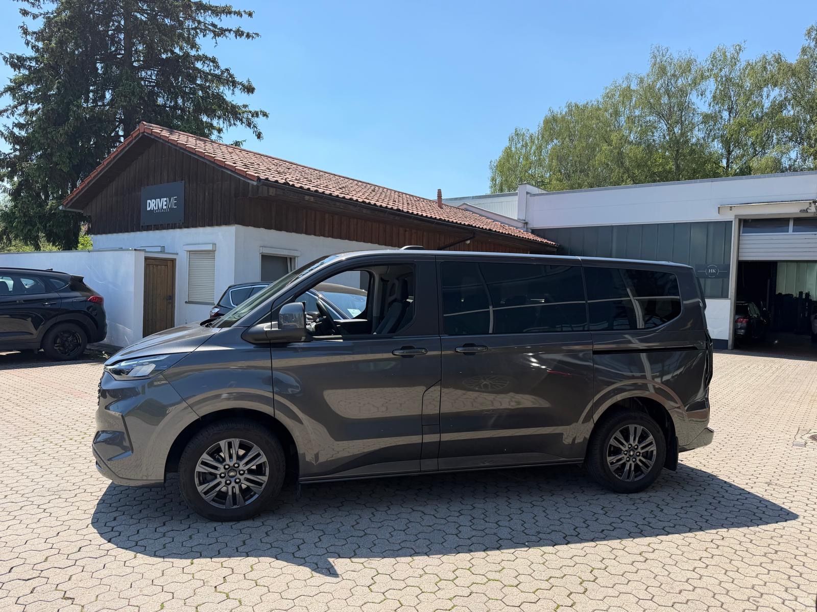 Ford Tourneo Custom Bus 320 L1 Tourneo Titanium AWD foto 4
