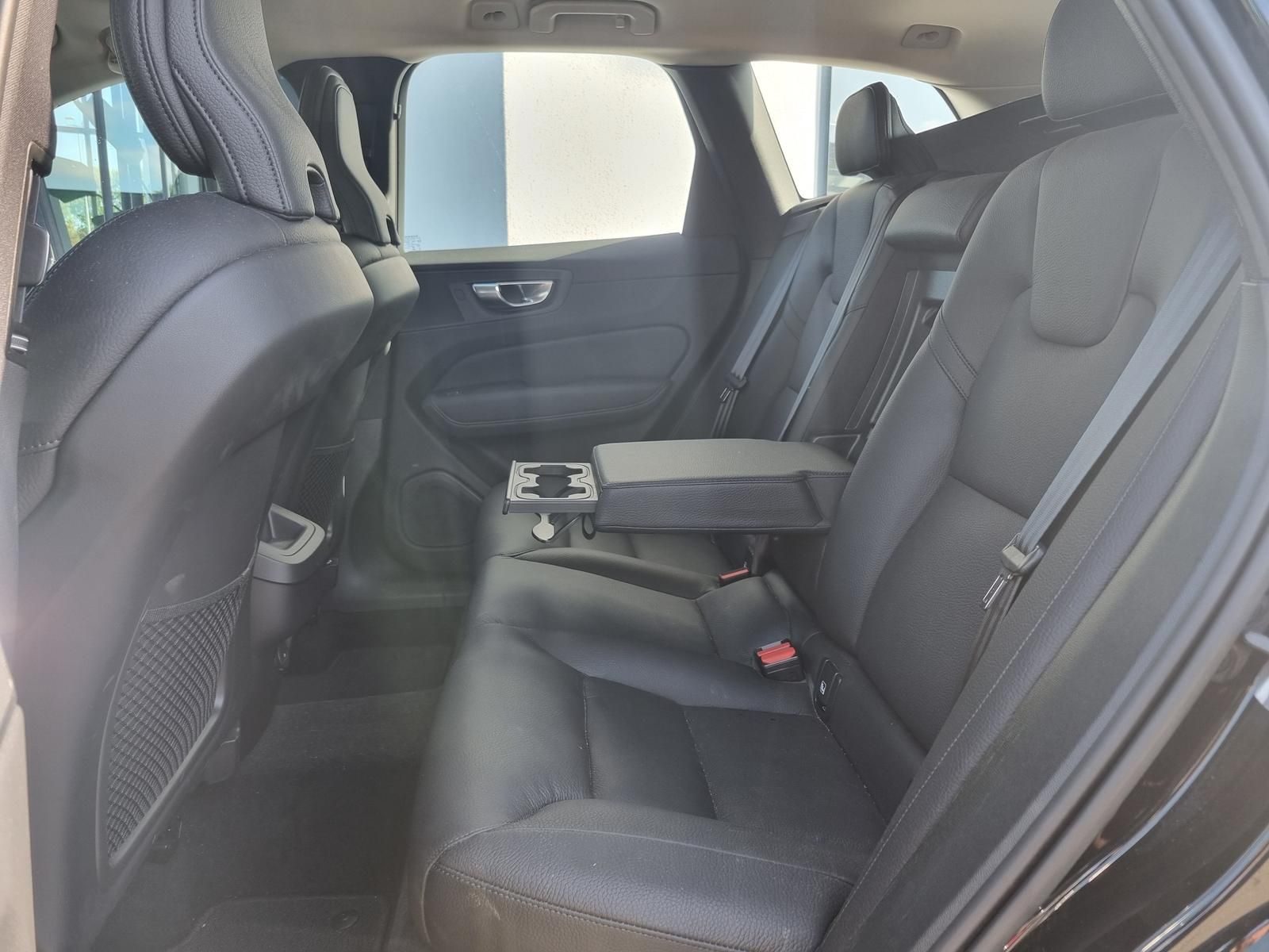 Fahrzeugabbildung Volvo XC60 B4 D 2wd Core 'ACC,BLIS, Kurvenlicht'