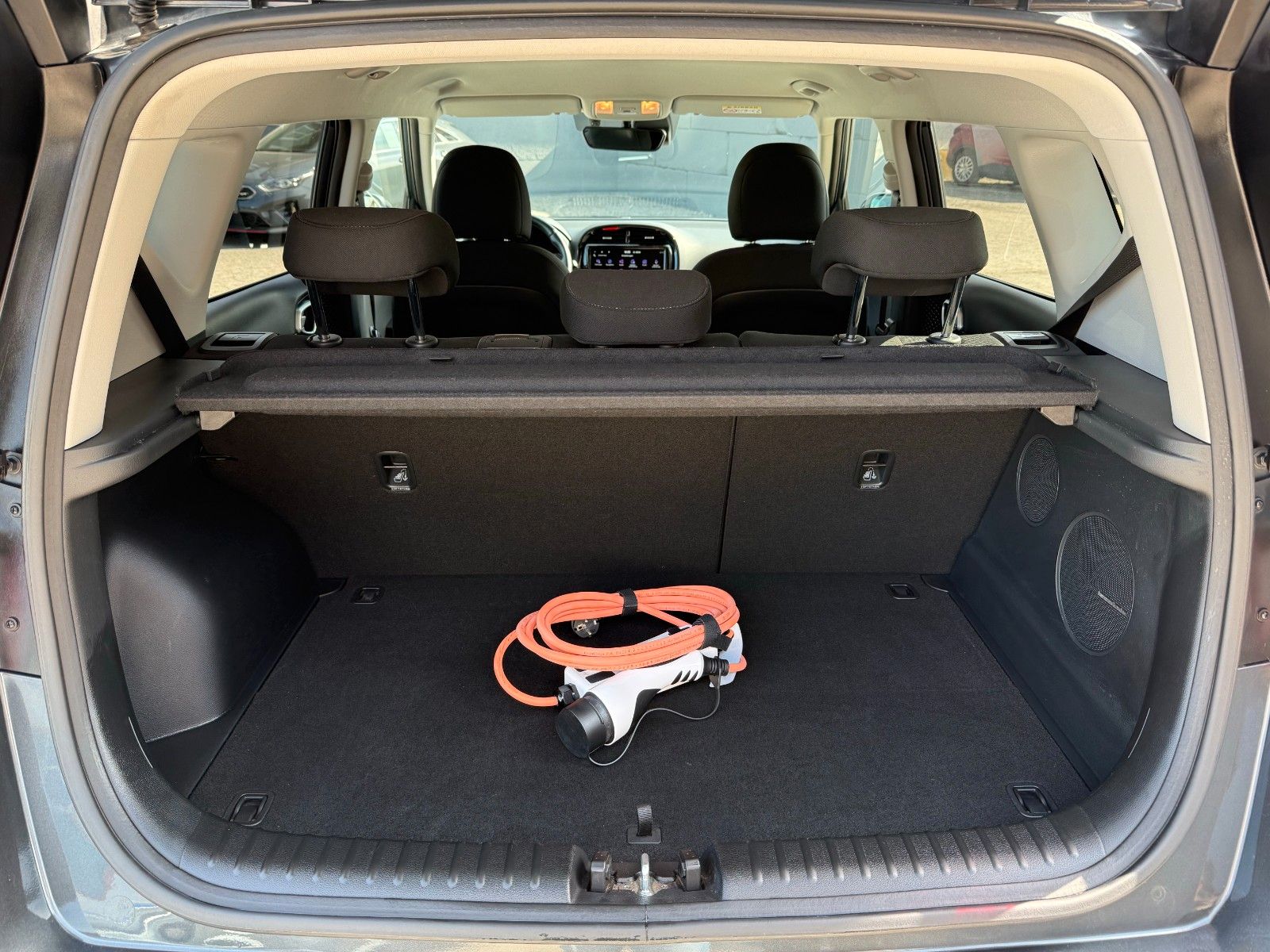 Fahrzeugabbildung Kia e-Soul 64 kWh Vision H&K Kam Navi Temp LKAS LHZ