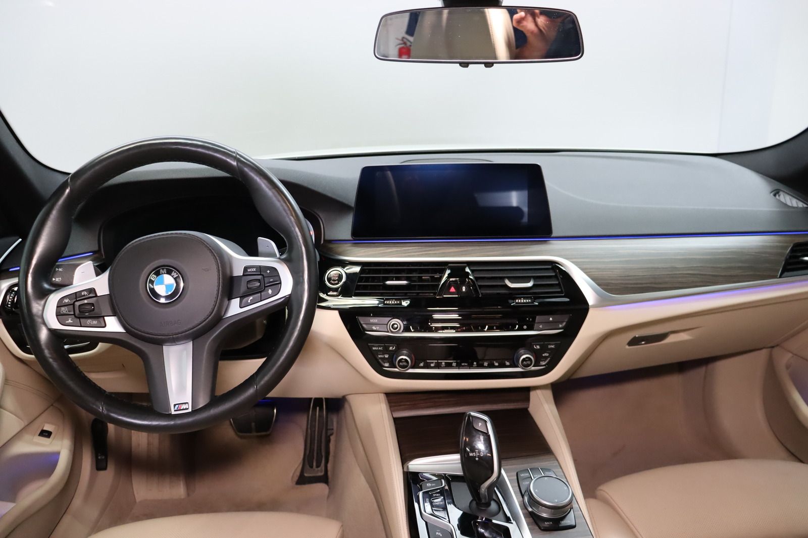 Fahrzeugabbildung BMW 520 d xDrive M Sport HUD * Soft-Close * Massage
