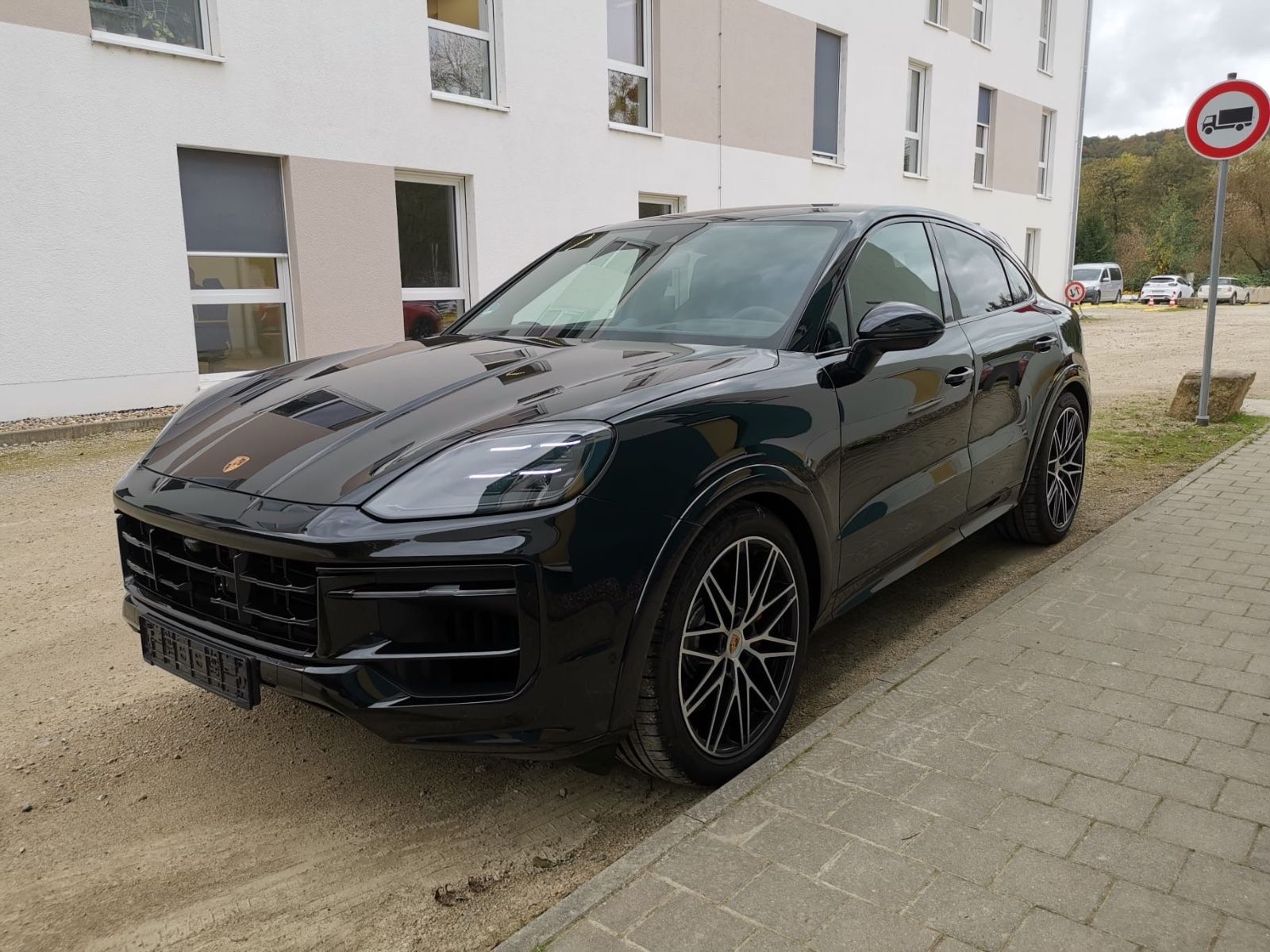 Porsche Cayenne GTS COUPE*REAR AX*3xDIS*22*Head*AHK*VOLL imagem 3