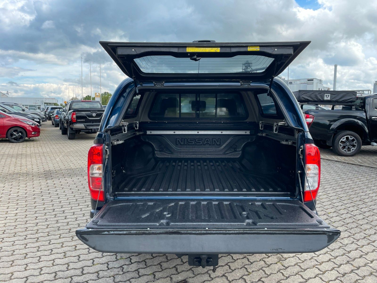 Fahrzeugabbildung Nissan Navara NP300 Tekna Double Cab 4x4